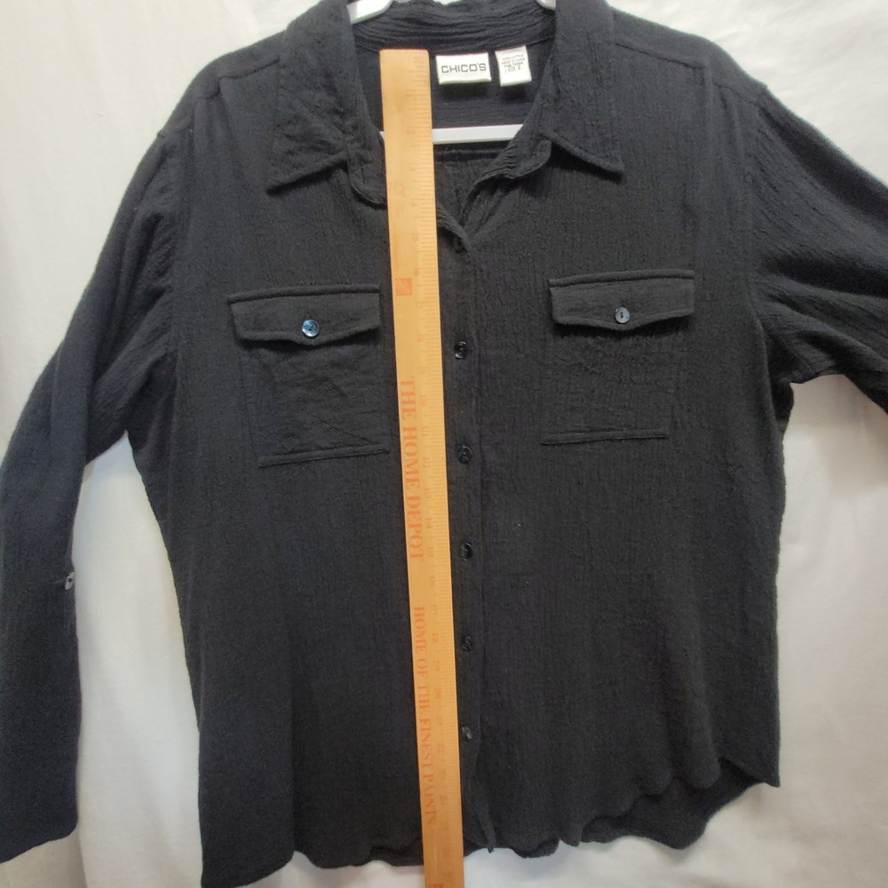 Chico's Black Crinkle Gauze Cotton Button Down Roll Tab Shirt Size 2 Large - Picture 9 of 10